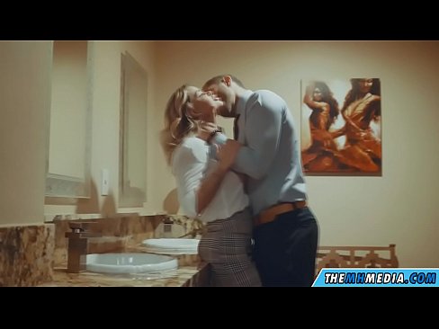 ❤️ Xa i-blonde ene-busty ikuhenda kwindlu yangasese yoluntu ❤️❌  kwi-xh.kassa-standupbar.ru ❌❤